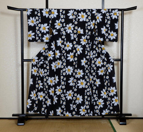 Archive Yukata – Traditional Pattern (Women / One of a Kind) W-AT #110