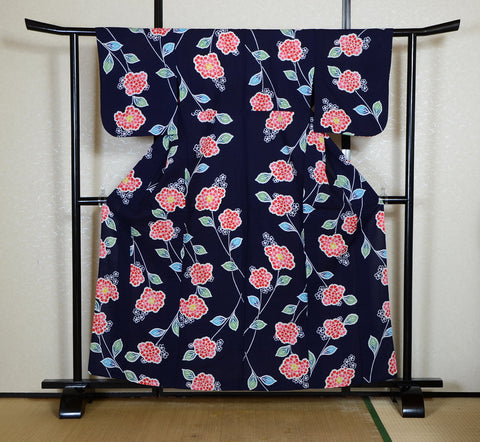 Archive Yukata – Traditional Pattern (Women / One of a Kind) W-AT #104