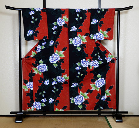 Archive Yukata – Traditional Pattern (Women / One of a Kind) W-AT #70