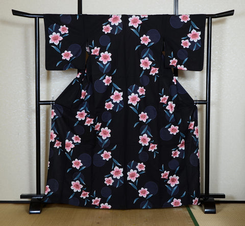 Archive Yukata – Traditional Pattern (Women / One of a Kind) W-AT #116