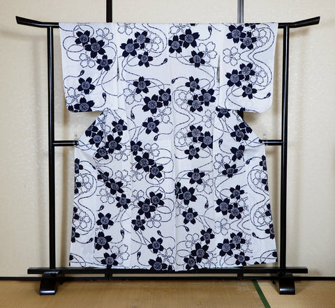 Archive Yukata – Traditional Pattern (Women / One of a Kind) W-AT #125
