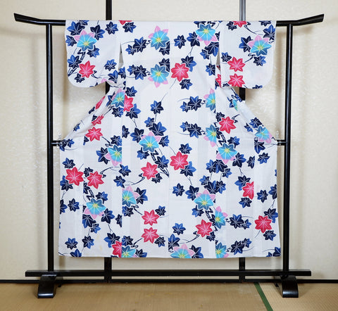 Archive Yukata – Traditional Pattern (Women / One of a Kind) W-AT #77