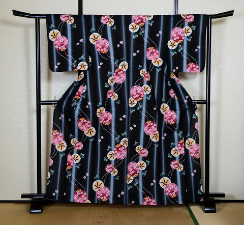 Archive Yukata – Traditional Pattern (Women / One of a Kind) W-AT #107