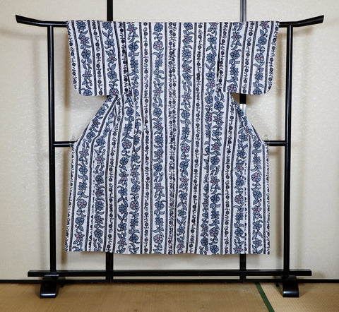 Archive Yukata – Traditional Pattern (Women / One of a Kind) W-AT #98