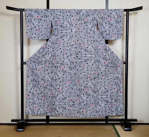 Archive Yukata – Traditional Pattern (Women / One of a Kind) W-AT #74
