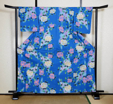 Archive Yukata – Traditional Pattern (Women / One of a Kind) W-AT #69