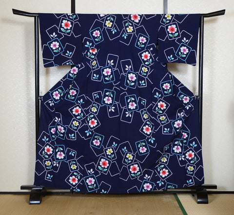 Archive Yukata – Traditional Pattern (Women / One of a Kind) W-AT #92