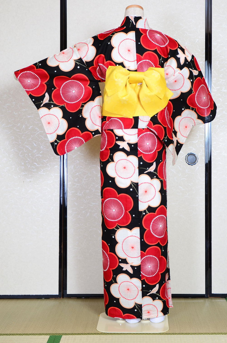 Japanese women yukata kimono. Summer kimono. – Kimono yukata Japanese women yukata kimono. Summer kimono. – Kimono yukata