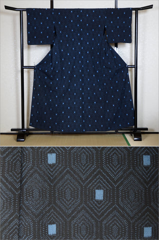 Japanese kimono. kimono for women. kimono female. komon kimono. muji kimono.