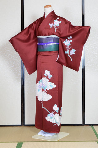 Japanese kimono. kimono for women. kimono female. houmongi kimono. tsukesage kimono.
