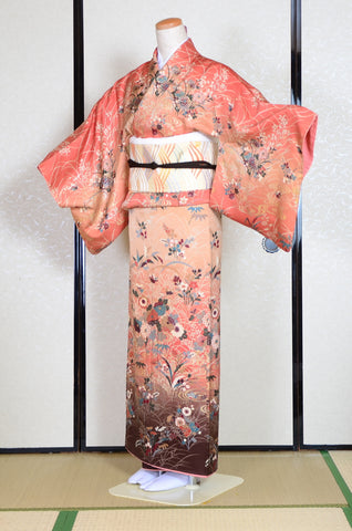 Japanese kimono. kimono for women. kimono female. houmongi kimono. tsukesage kimono.