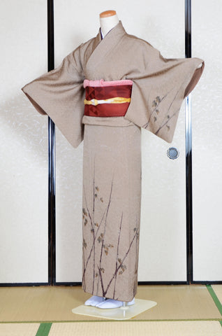 Japanese kimono. kimono for women. kimono female. houmongi kimono. tsukesage kimono.