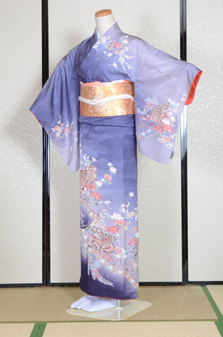 Japanese kimono. kimono for women. kimono female. houmongi kimono. tsukesage kimono.