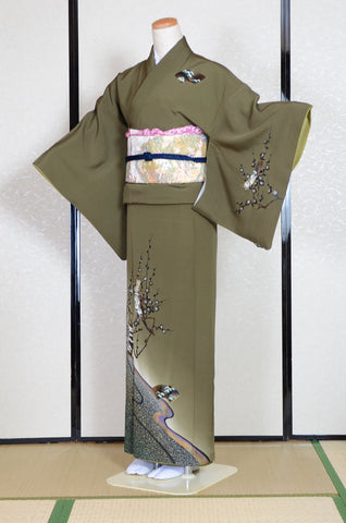 Japanese kimono. kimono for women. kimono female. houmongi kimono. tsukesage kimono.