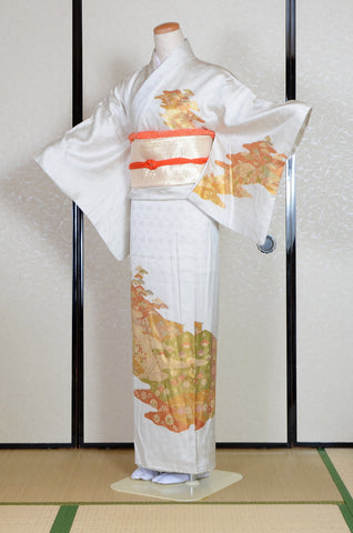 Japanese kimono. kimono for women. kimono female. houmongi kimono. tsukesage kimono.