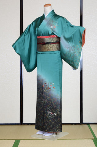 Japanese kimono. kimono for women. kimono female. houmongi kimono. tsukesage kimono.