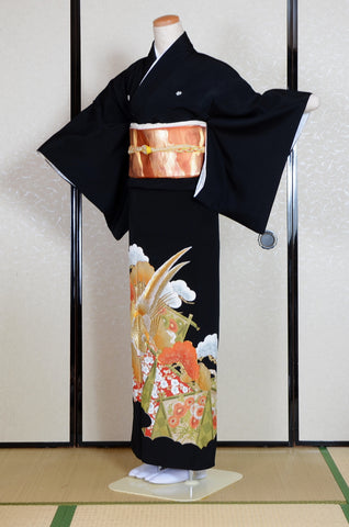 Japanese kimono. kimono for women. kimono female. black formal kimono. 