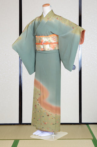 Japanese kimono. kimono for women. kimono female. houmongi kimono. tsukesage kimono.