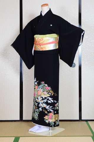Japanese kimono. kimono for women. kimono female. black formal kimono. 