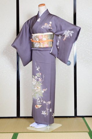Japanese kimono. kimono for women. kimono female. houmongi kimono. tsukesage kimono.