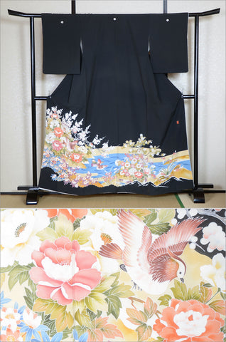 Japanese kimono. kimono for women. kimono female. black formal kimono. 