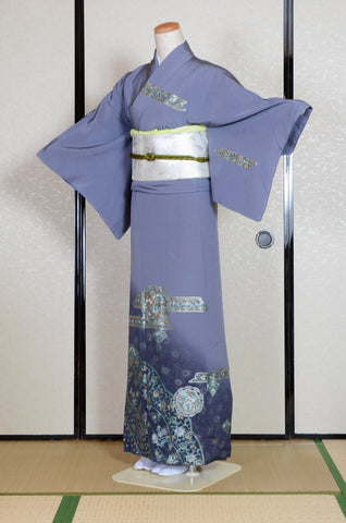 Japanese kimono. kimono for women. kimono female. houmongi kimono. tsukesage kimono.