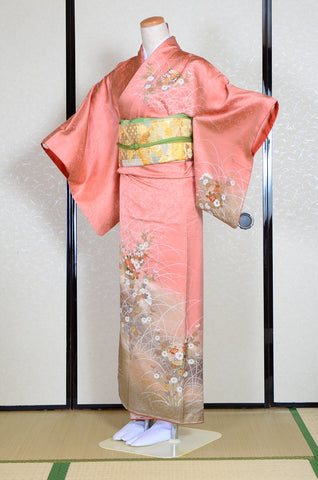 Japanese kimono. kimono for women. kimono female. houmongi kimono. tsukesage kimono.