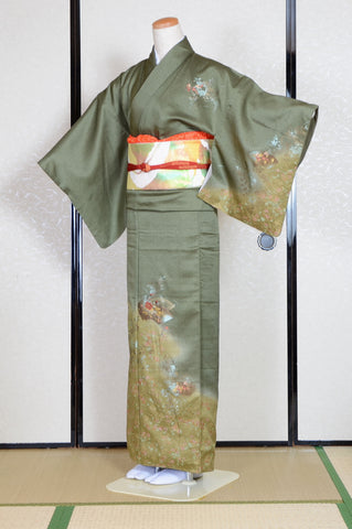 Japanese kimono. kimono for women. kimono female. houmongi kimono. tsukesage kimono.