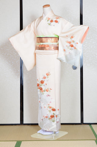 Japanese kimono. kimono for women. kimono female. houmongi kimono. tsukesage kimono.
