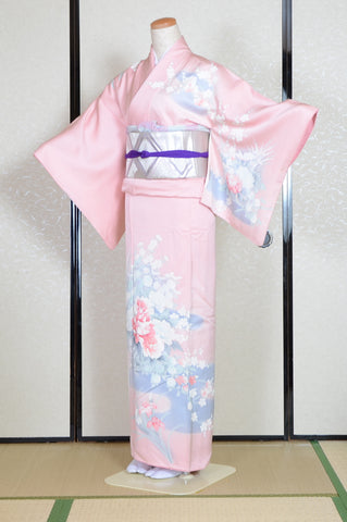 Japanese kimono. kimono for women. kimono female. houmongi kimono. tsukesage kimono.