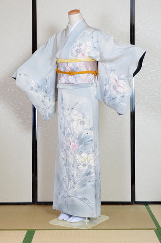 Japanese kimono. kimono for women. kimono female. houmongi kimono. tsukesage kimono.