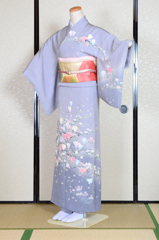 Japanese kimono. kimono for women. kimono female. houmongi kimono. tsukesage kimono.