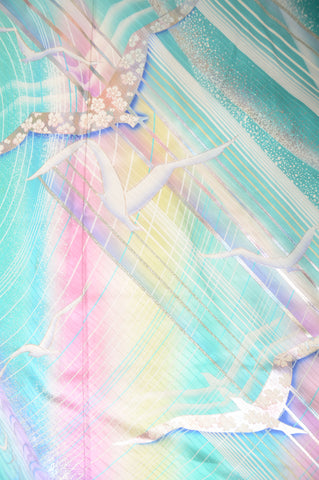 Furisode kimono. Long sleeved kimono. Japanese kimono. maiko kimono. geisha kimono.