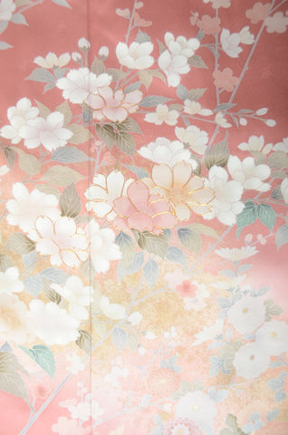 Japanese kimono. kimono for women. kimono female. houmongi kimono. tsukesage kimono.