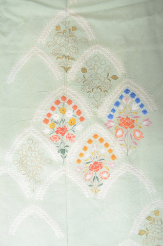 Japanese kimono. kimono for women. kimono female. houmongi kimono. tsukesage kimono.