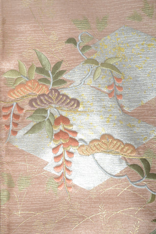 Japanese kimono. kimono for women. kimono female. houmongi kimono. tsukesage kimono.