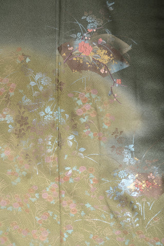 Japanese kimono. kimono for women. kimono female. houmongi kimono. tsukesage kimono.