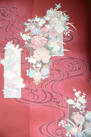 Japanese kimono. kimono for women. kimono female. houmongi kimono. tsukesage kimono.