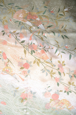 Japanese kimono. kimono for women. kimono female. houmongi kimono. tsukesage kimono.