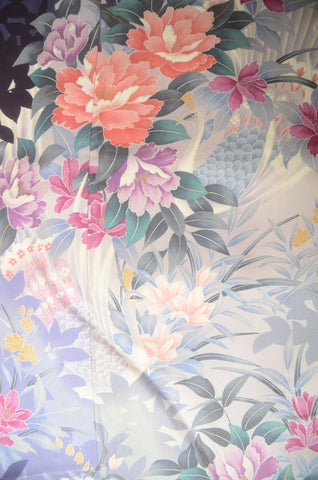 Japanese kimono. kimono for women. kimono female. houmongi kimono. tsukesage kimono.