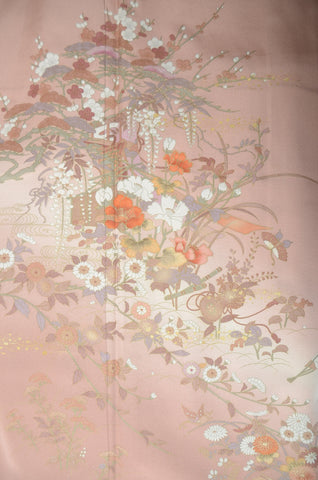 Japanese kimono. kimono for women. kimono female. houmongi kimono. tsukesage kimono.