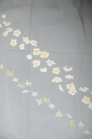 Japanese kimono. kimono for women. kimono female. houmongi kimono. tsukesage kimono.