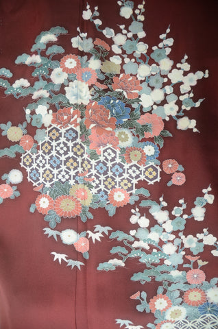 Japanese kimono. kimono for women. kimono female. houmongi kimono. tsukesage kimono.