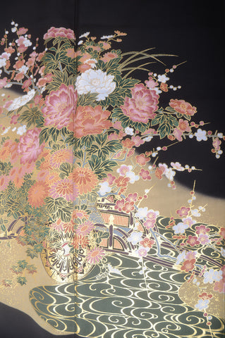 Japanese kimono. kimono for women. kimono female. black formal kimono. 