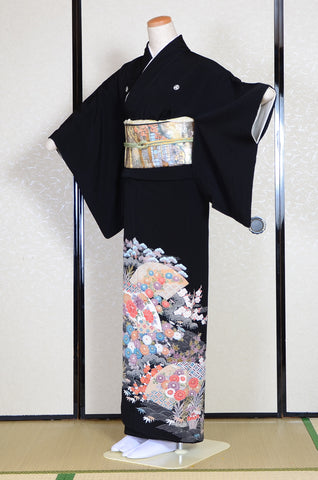 Japanese kimono. kimono for women. kimono female. black formal kimono. 