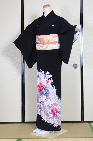 Japanese kimono. kimono for women. kimono female. black formal kimono. 