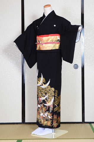 Japanese kimono. kimono for women. kimono female. black formal kimono. 