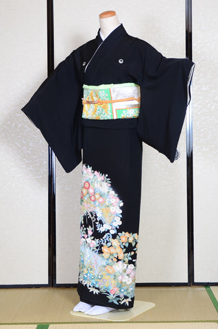 Japanese kimono. kimono for women. kimono female. black formal kimono. 
