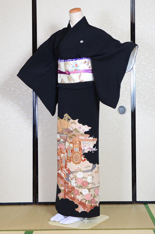 Japanese kimono. kimono for women. kimono female. black formal kimono. 