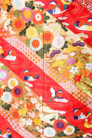Japanese kimono. Uchikake. Bridal Kimono.  wedding kimono. kimono for women. kimono female.